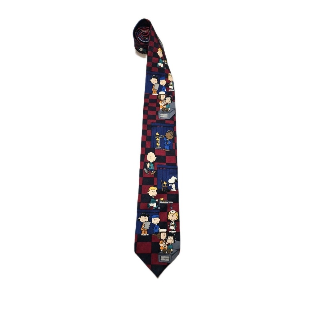 Vintage Men's Neck Tie 100% Silk Peanuts Charlie Brown Snoopy & Friends